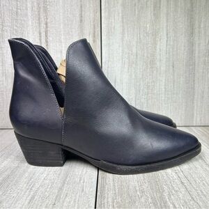 Free People Charm Double V Midnight Blue Leather Ankle Boot Womens Size 7 EUR 37